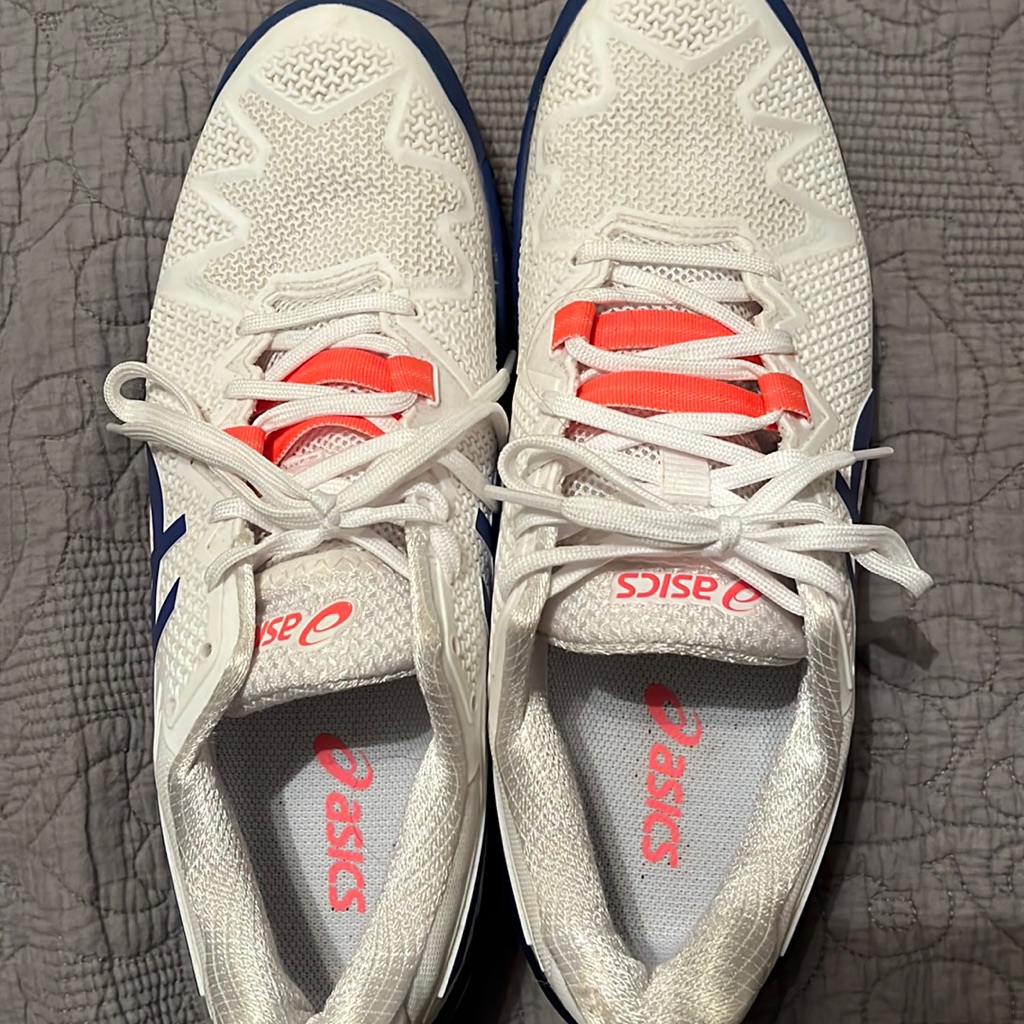 Asics Women’s Size 10 Tennis Shoes White And Blue